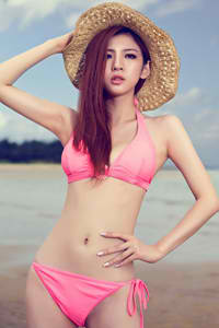 成人亚洲A片V一区二区三区蜜月