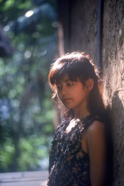 《男男拉开双腿抵在墙上BL》